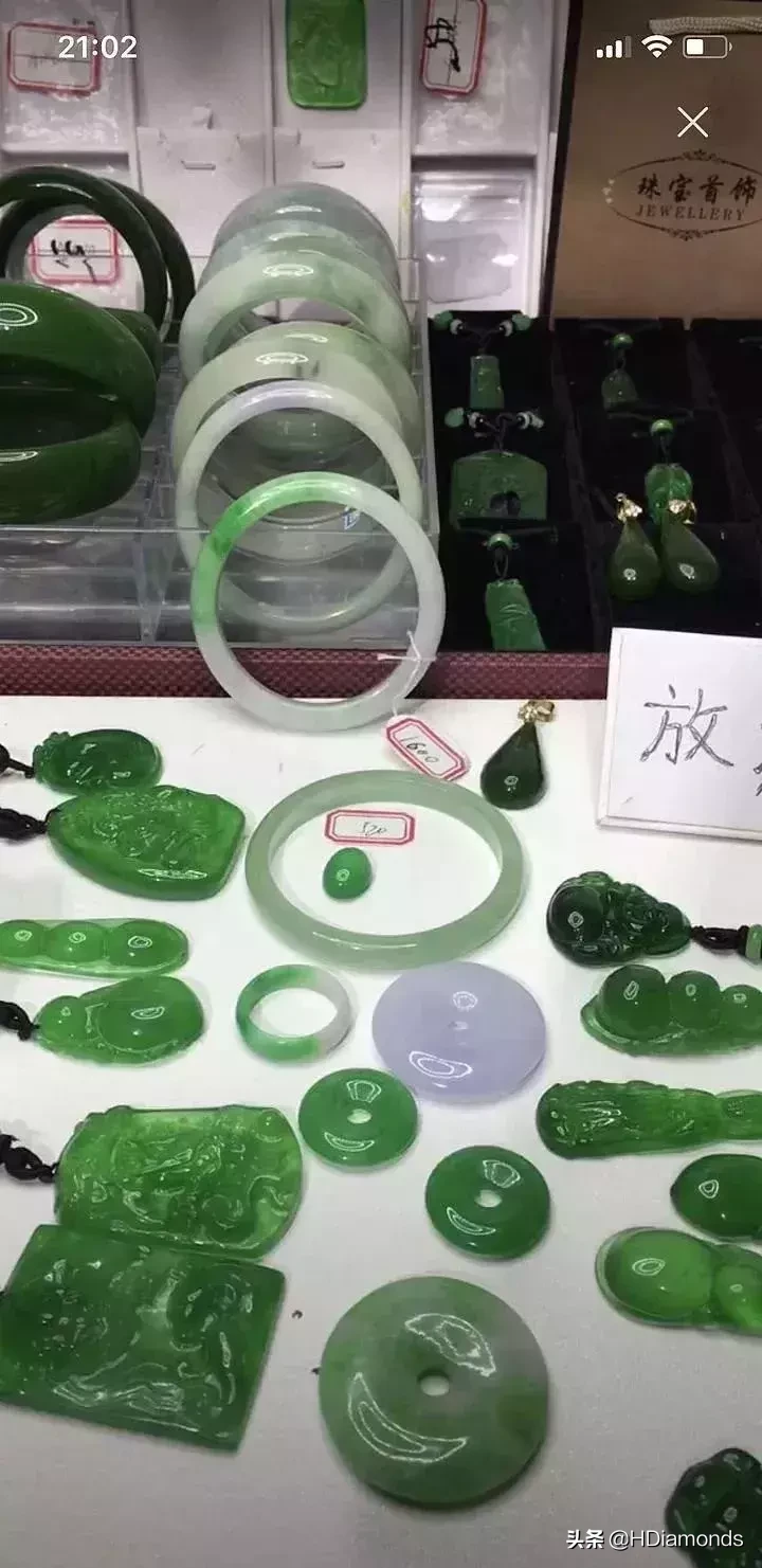 黑心商家—翡翠B货当成A货卖,满绿手镯才3000你信吗?