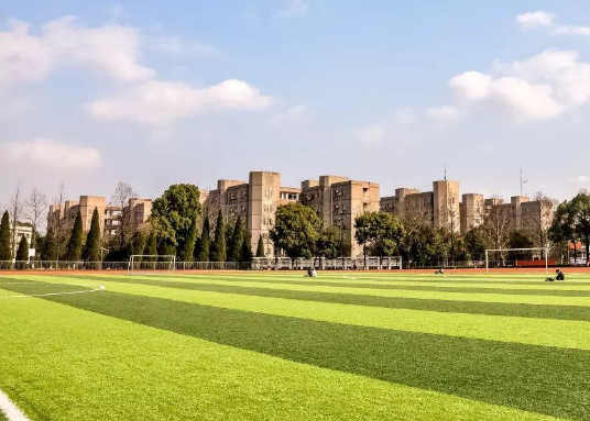 高校“简称”争夺战，南昌大学发完朋友圈，各大名校坐不住了