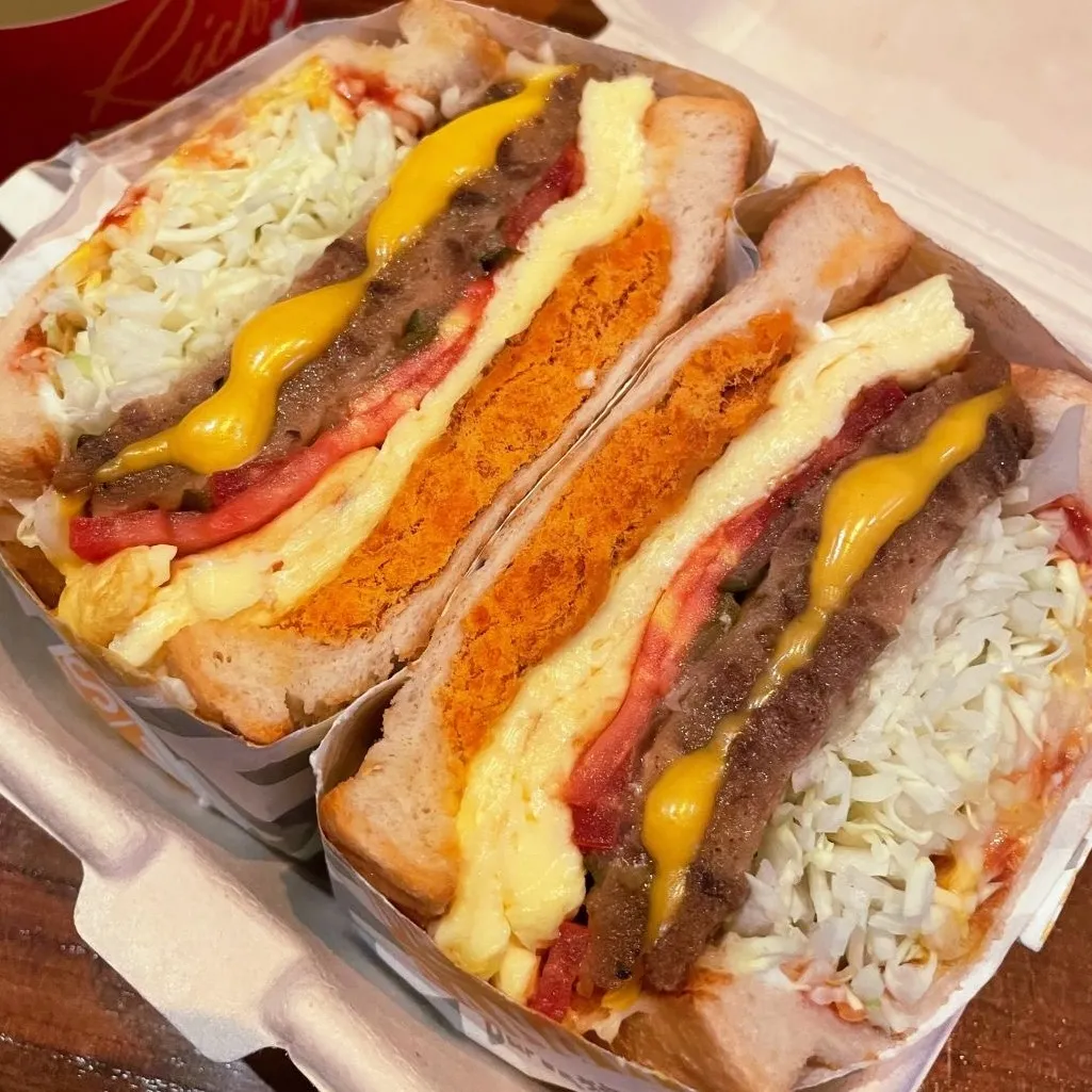 流心咸蛋黄、绵密厚芋泥，深圳这5家三明治料多到包不住