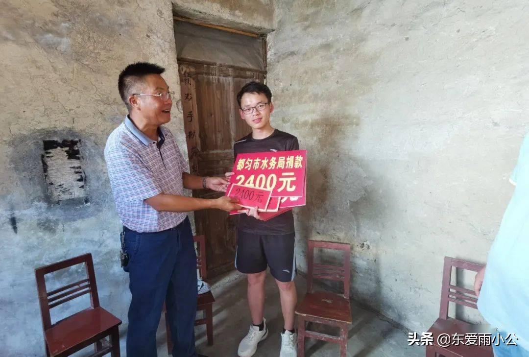 中考刷新纪录，高考理科状元，出自“寒门”的他完成了逆袭