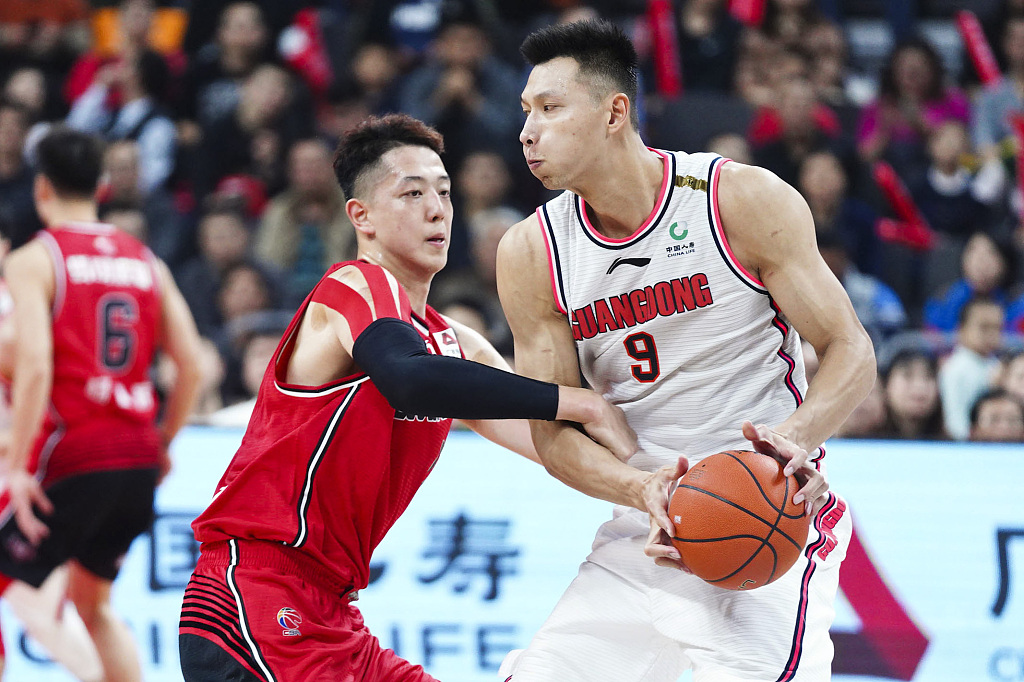 易建联在nba为什么(深度分析：易建联打球那么厉害，那为什么在NBA的成就没姚明高呢)