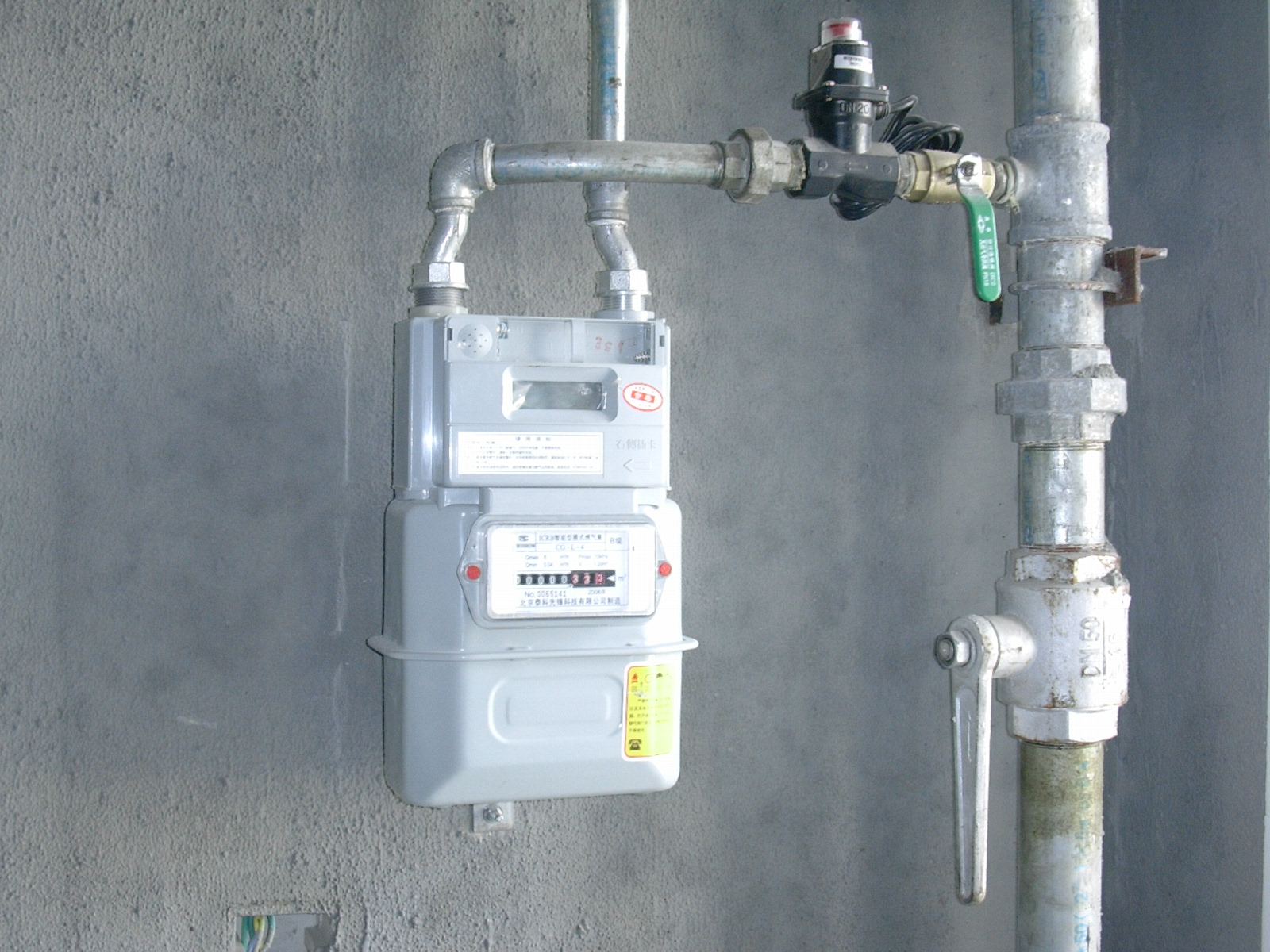 燃气热水器怎么用才省气？安装师傅说：想省气，少放水