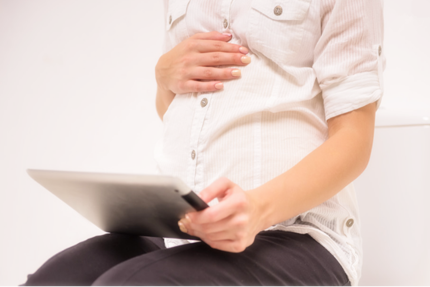 孕后期孕妈上厕所有讲究，要做好这三点，以免误伤到胎宝宝