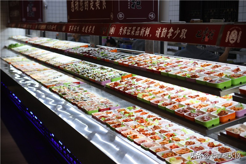 钱多就做餐饮？自助火锅店加盟的费用怎么样？
