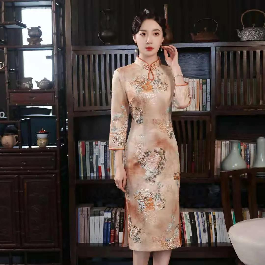 如果你脸上有这3种特征，是标准的“古典美女”，穿旗袍最美