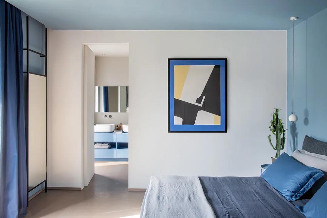 三兄弟住200㎡独栋，全屋水泥地装修，屋外泳池带院子，高级