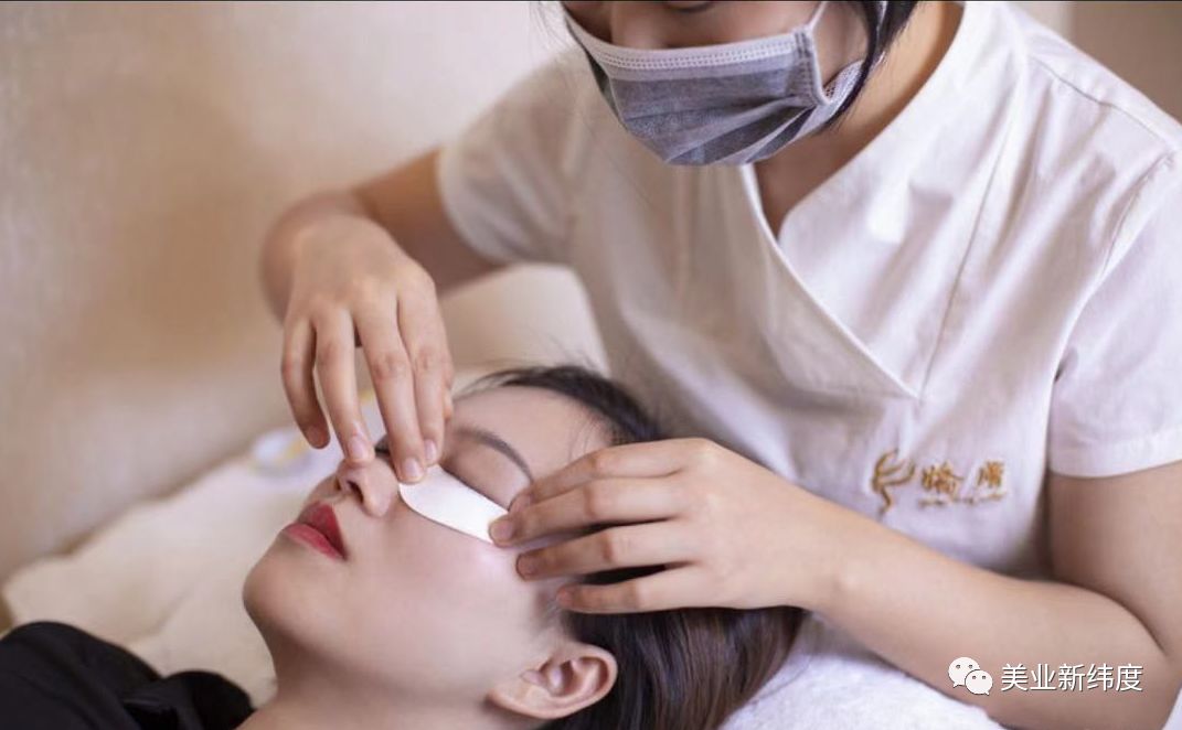 打造美睫的自循环系统，娇肤的“一揽子”生意这么做