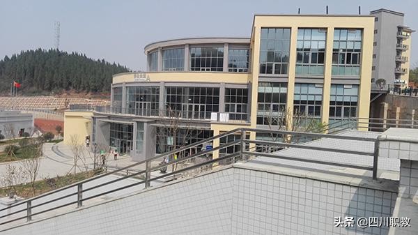 四川护理职业学院2019年单招计划出炉，医药卫生类考生火速关注