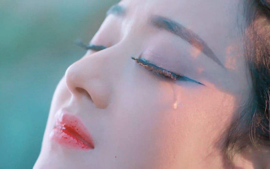 一位农村妇女写的诗词：贫穷是生活的底色，凄凉悲惨，读来伤感