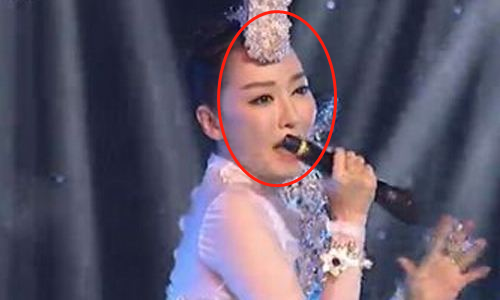 萨顶顶近照曝光“大变脸”！疑似整容变网红，观众认不出她