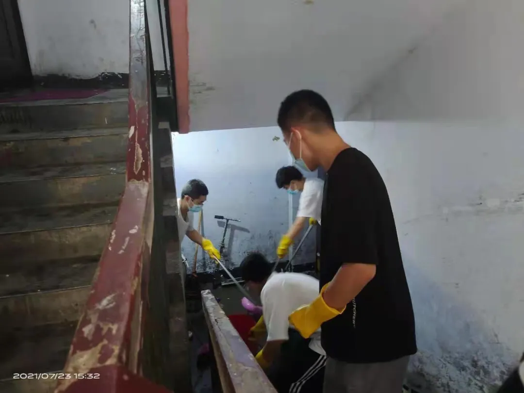 农大人的身影在前，我们“豫”难而上