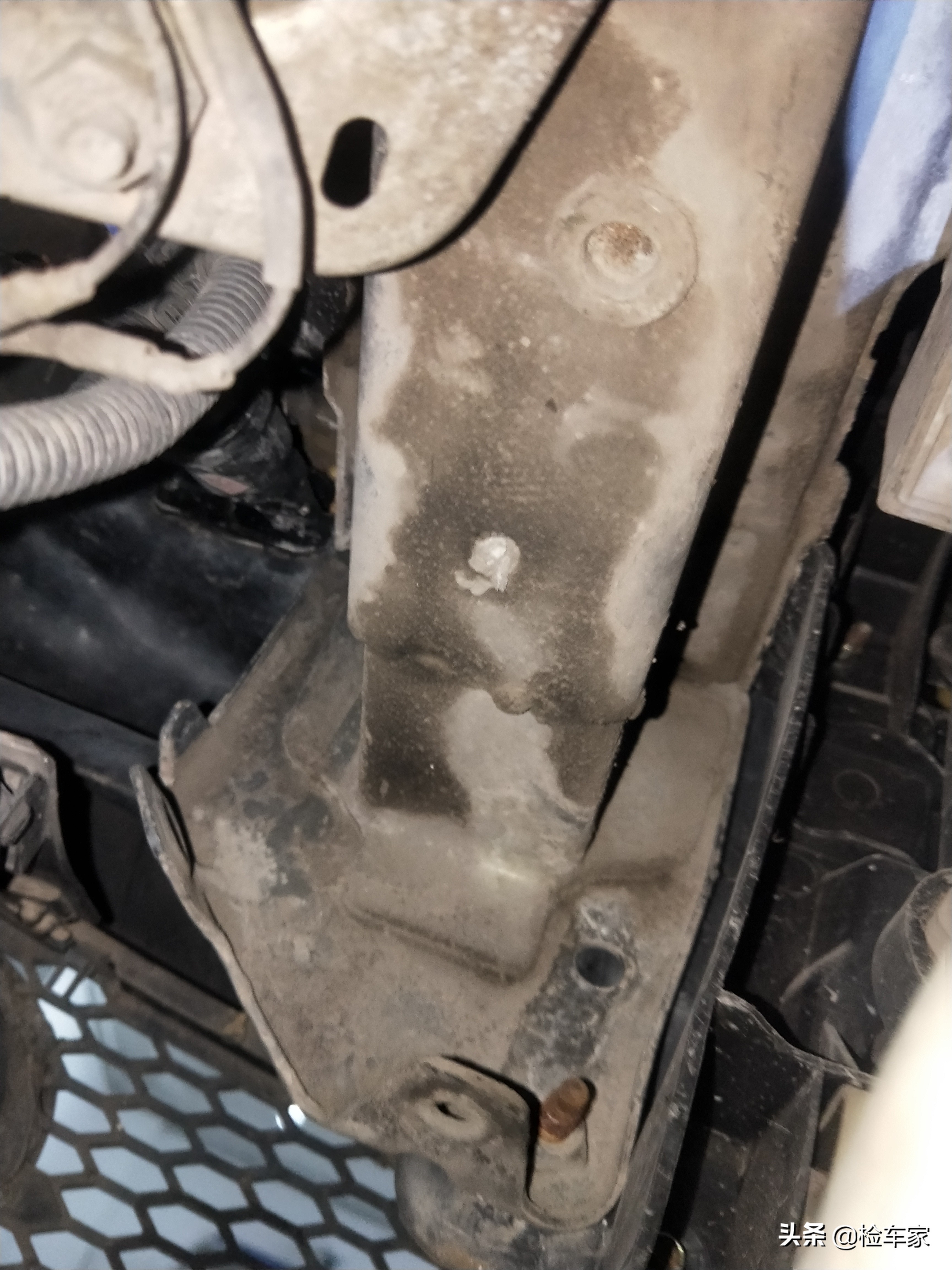 3万买辆气囊炸过的宝来R值不值？网友：带尾翼的大众车惹不起