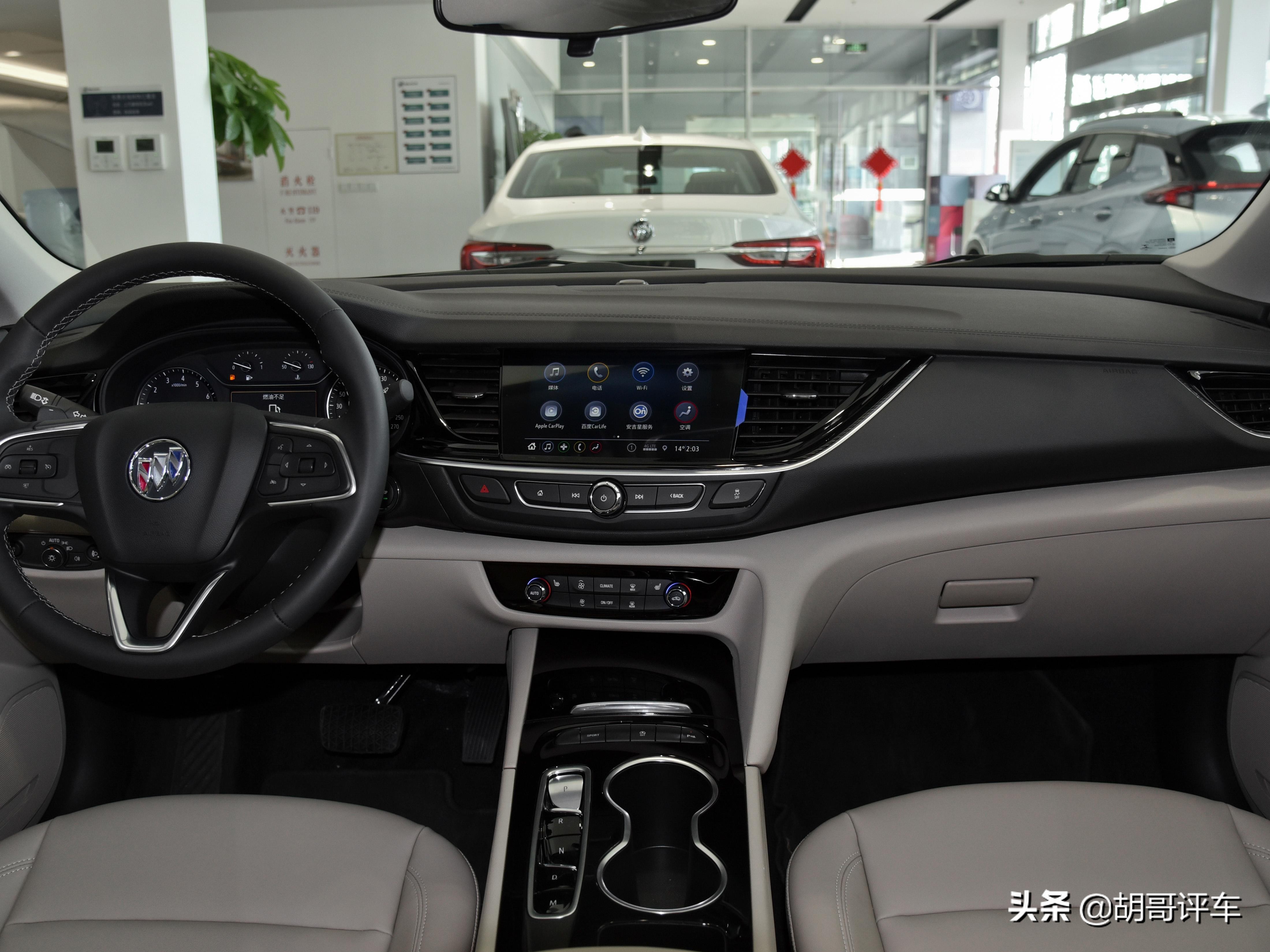 2.0T+9AT开着带劲，内部空间很舒适，实拍别克君威