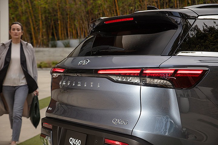 英菲尼迪大改款QX60登场，同为日系品牌，能比雷克萨斯香吗？