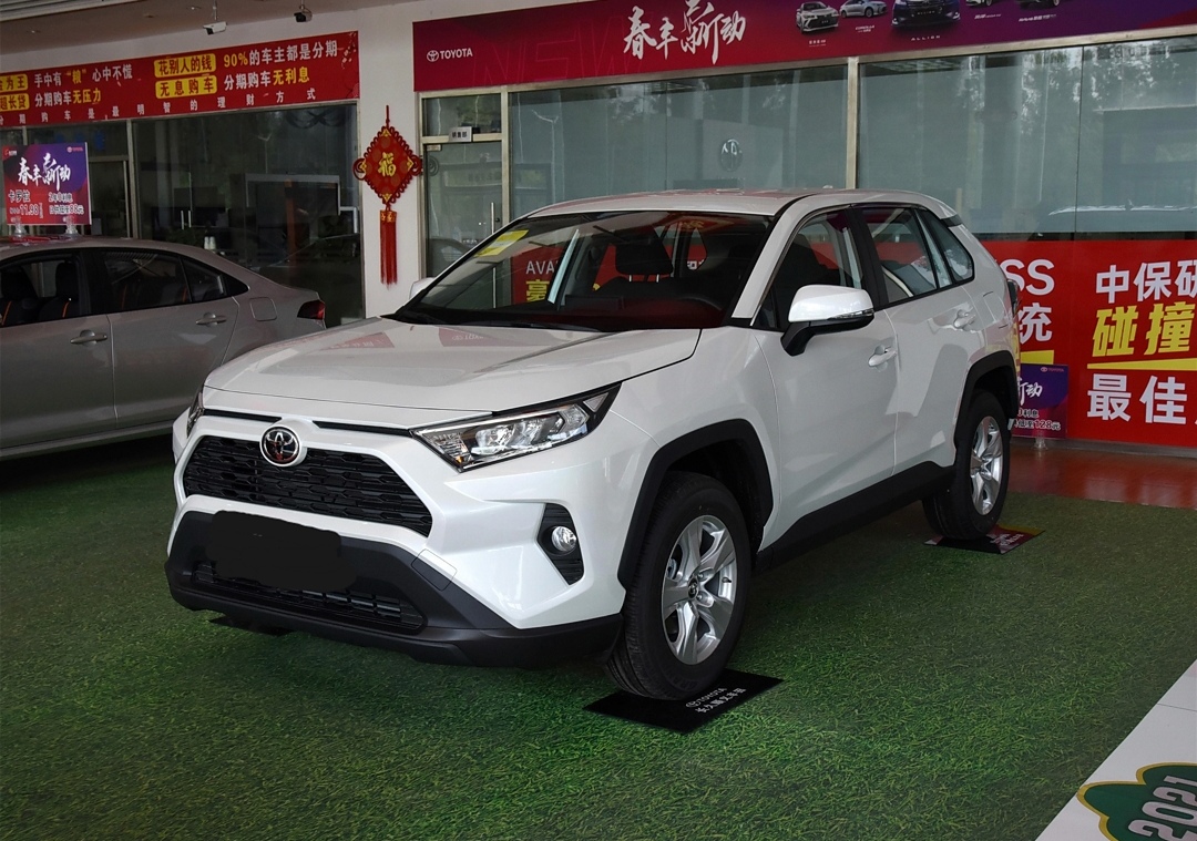 丰田rav4荣放,7个气囊 5.9升油耗,典型的中高端suv