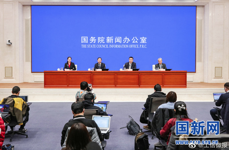 让撒贝宁惊呼“毛骨悚然”，培训贷到底有多可怕？