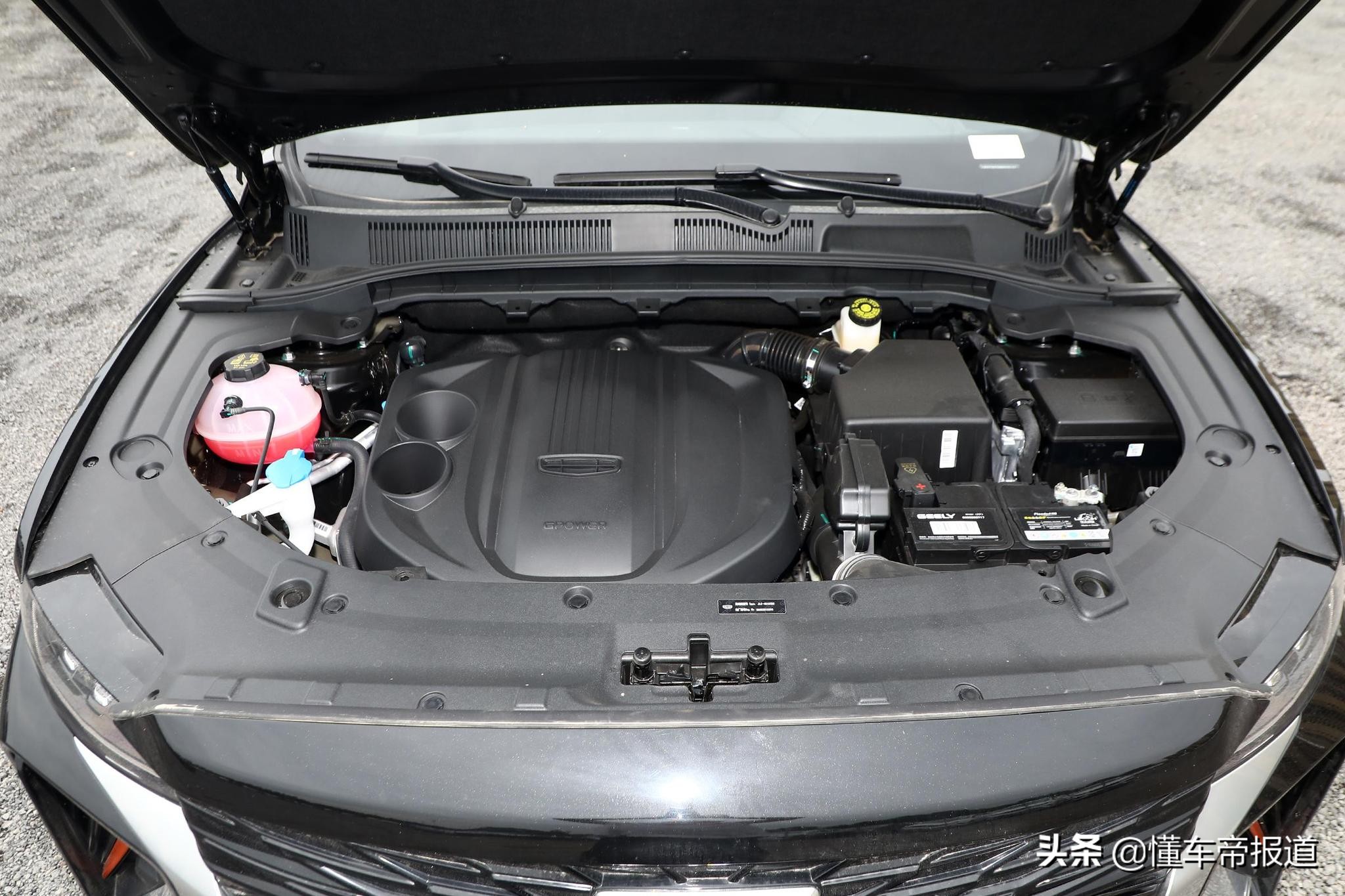 新车 | 更霸气的博越！吉利博越X将于10月10日上市，11.68万元起