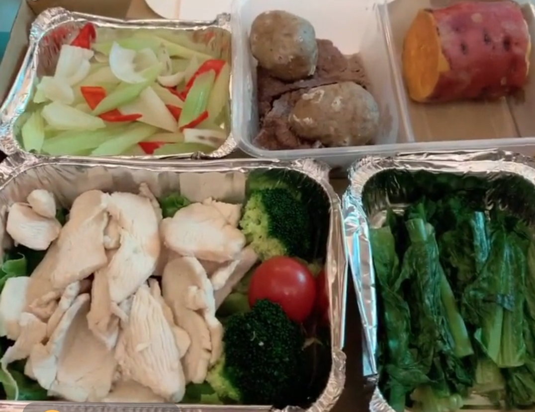 我跟着尹正吃独家减肥餐5天瘦了7斤，留学生：双下巴的我有救了