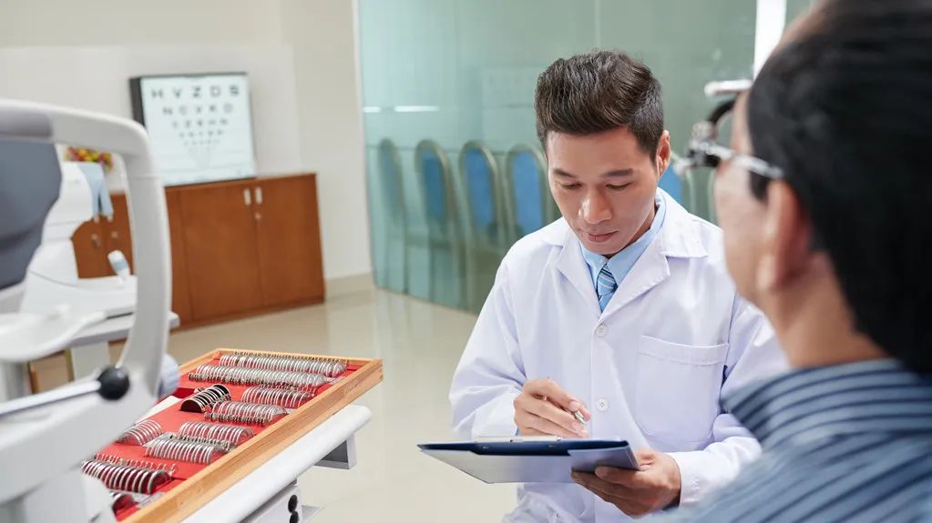 中国近7亿人近视，给你验光配镜的人却有90%不合格