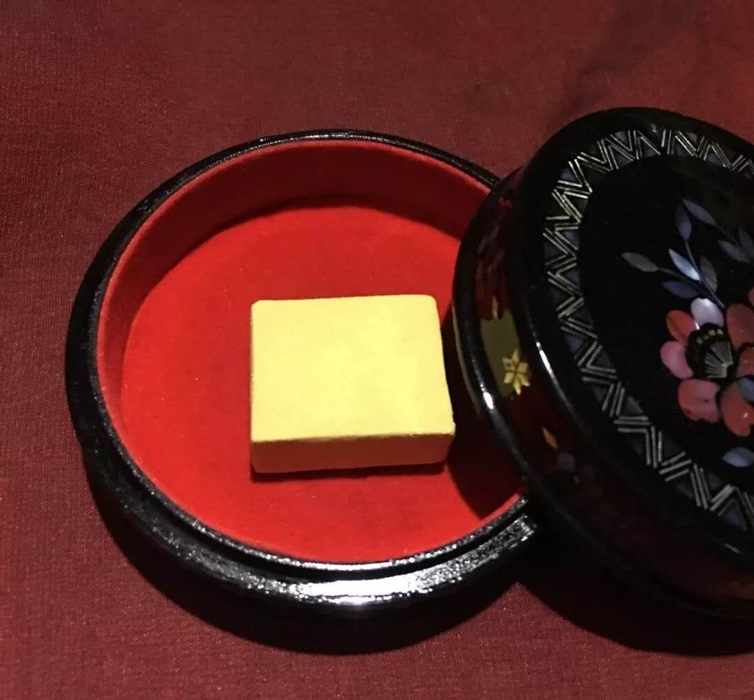 古代妆容|眉黛夺将萱草色，红裙妒杀石榴花