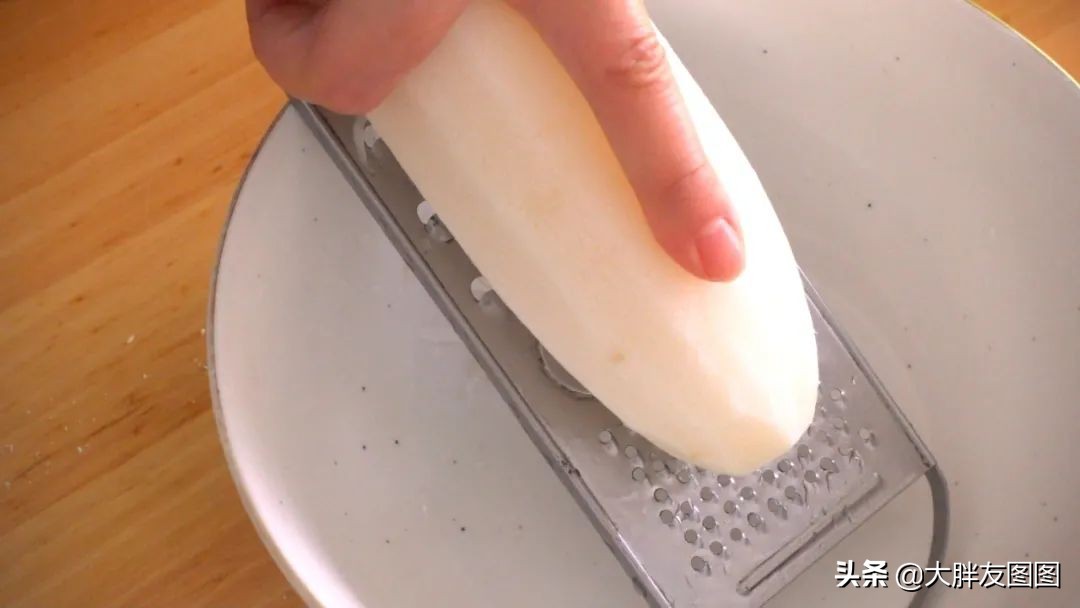 一起来蒸热腾腾的萝卜糕吧，再也不用买了，配方和做法都给你