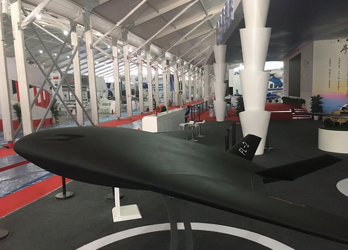 又一种国产隐身无人机下线 我们已经把飞翼隐身无人机白菜化