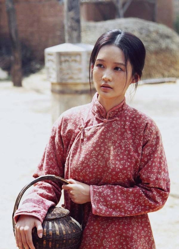 《白鹿原》：田小娥短暂的一生，在几个男人之间徘徊着耗尽了