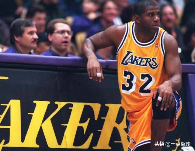 nba有哪些感染艾滋病(28年前，湖人名宿“魔术师”约翰逊究竟是如何感染上艾滋病的？)