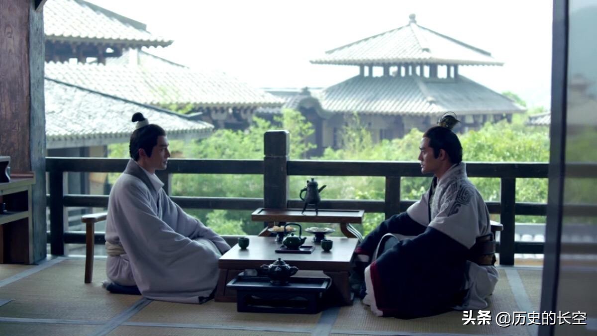 俗语：“君子之交淡如水”，下半句说透小人的特征，道尽人性百态