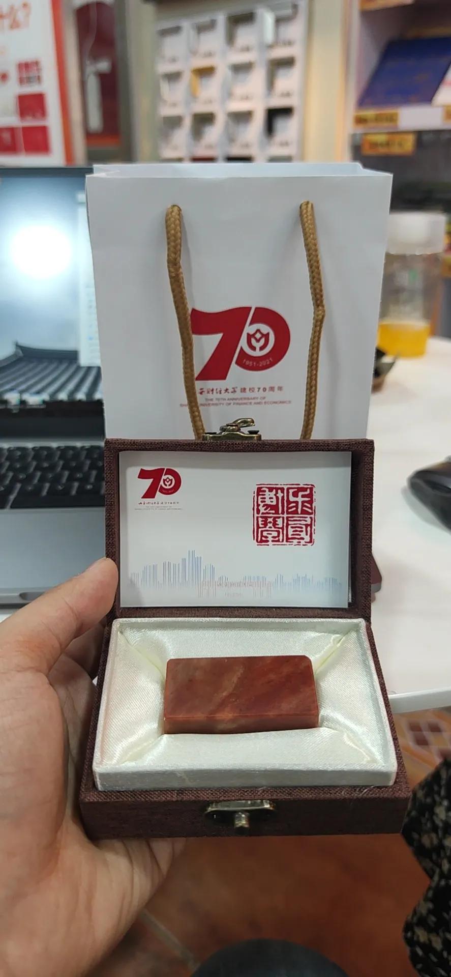 送女朋友礼物应该送什么（生日礼物应该送什么）