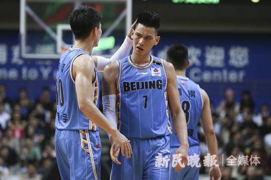 cba为什么针对林书豪(林书豪加盟CBA后屡遭凶狠犯规 是“重点盯防”还是“故意针对”？)