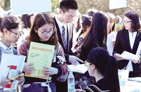 大学辅导员是老师吗（大学辅导员成）