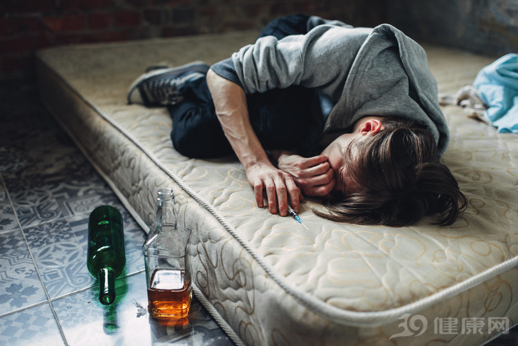 酒后如何快速解酒？这些食物帮你缓解醉意