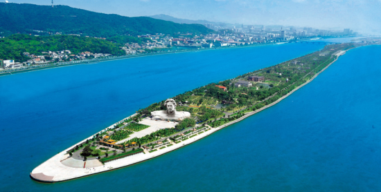 坐享5A级景区，坐拥3条专属地铁线，湖南这所高校获《人民日报》认证！