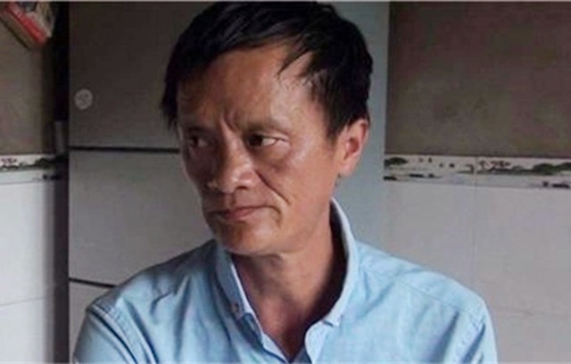 51岁四川老农撞脸马云，走红后狮子大开口要价，终黯然回乡捡蘑菇