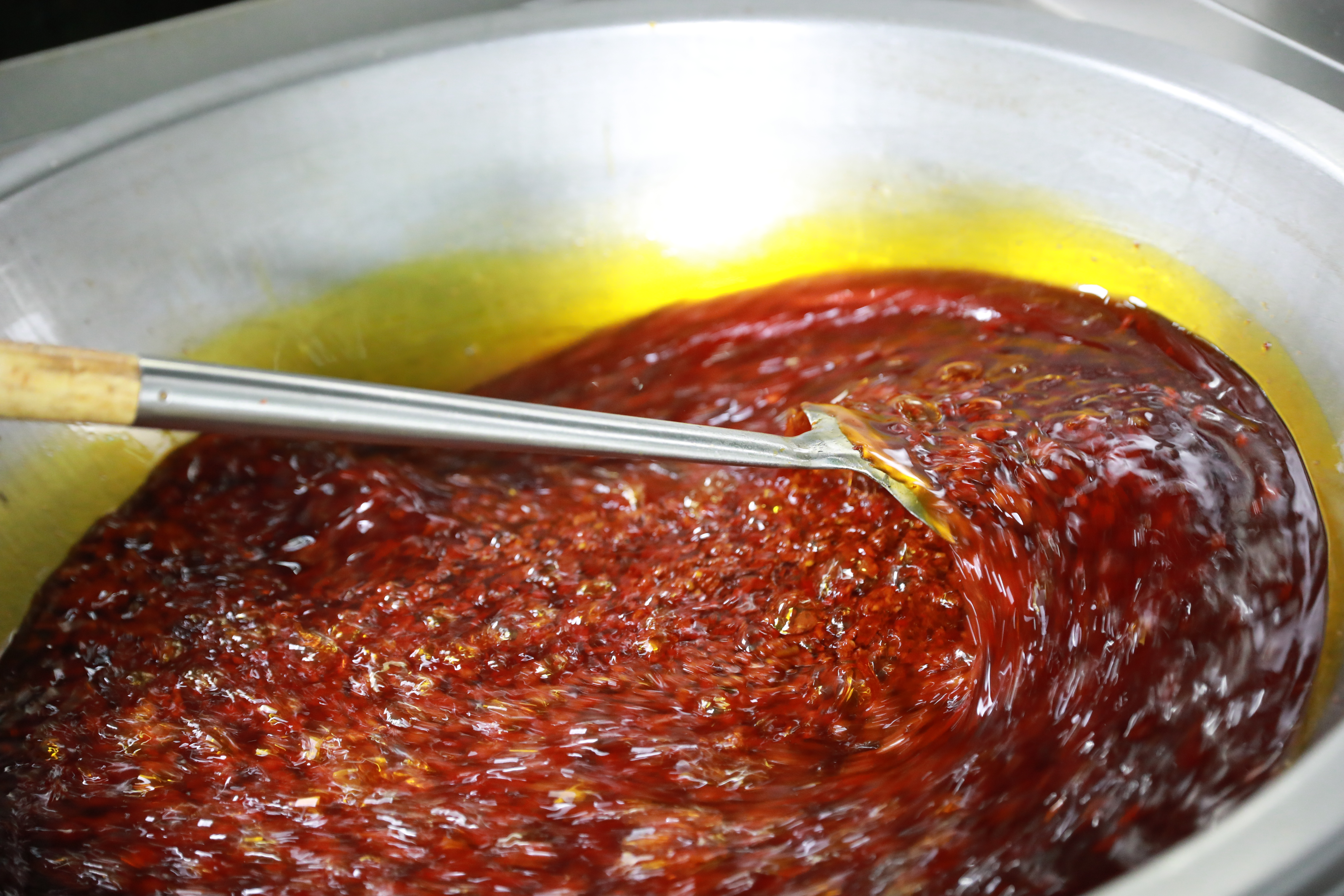 辣椒油怎么洗，拿什么清洗干净？