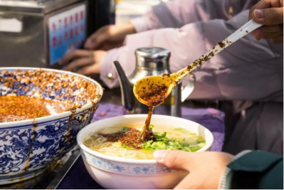 “专属”地铁线！高颜值餐厅！超“豪华”宿舍！兰州大学一次满足你！