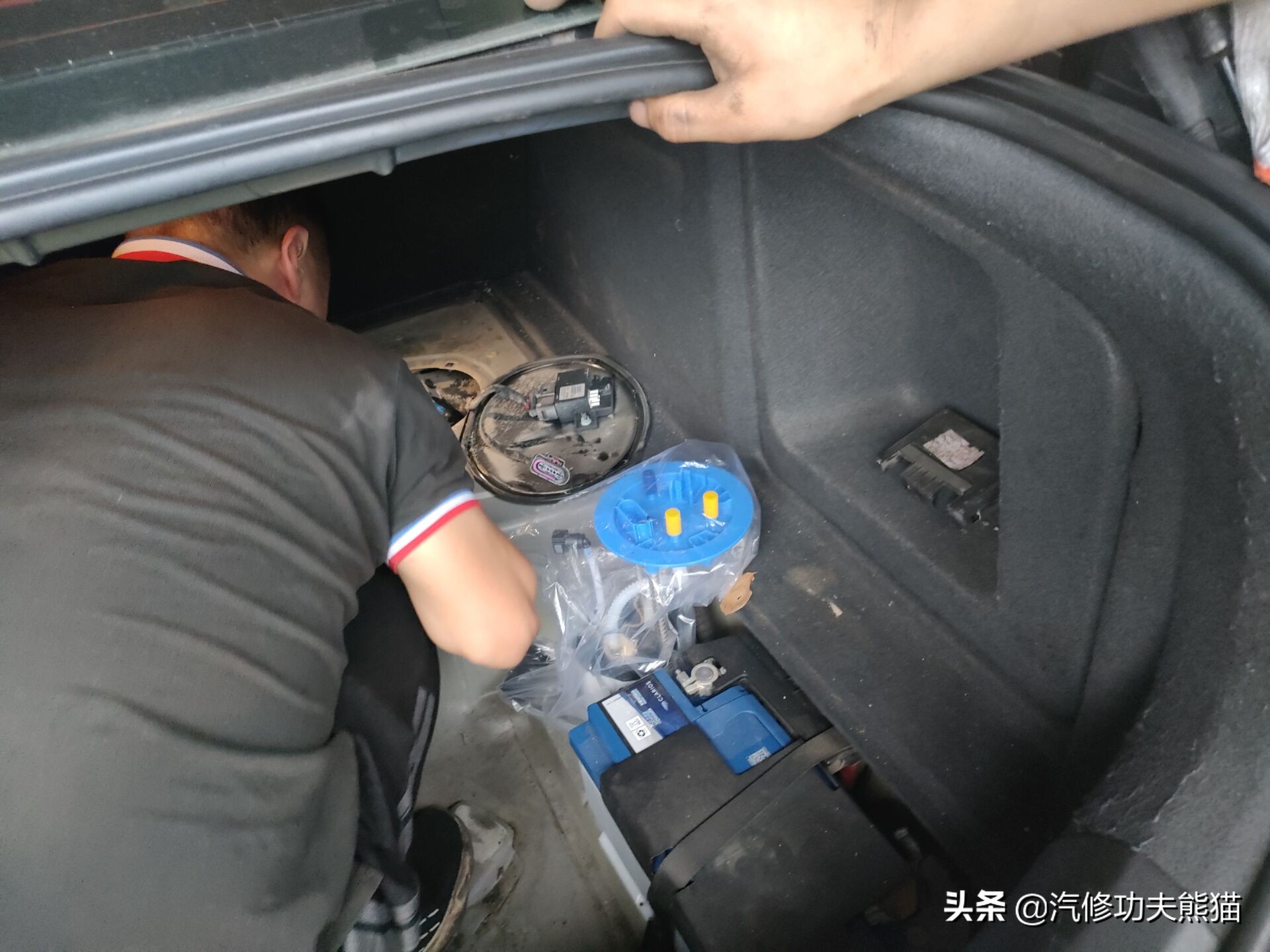 苏州车友十二年车龄奥迪A6L2.0T烧机油，对车有感情彻底整修翻新