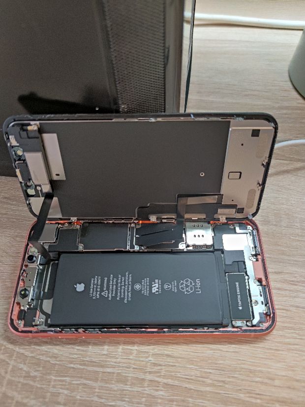 XR更换电池和双sim卡槽