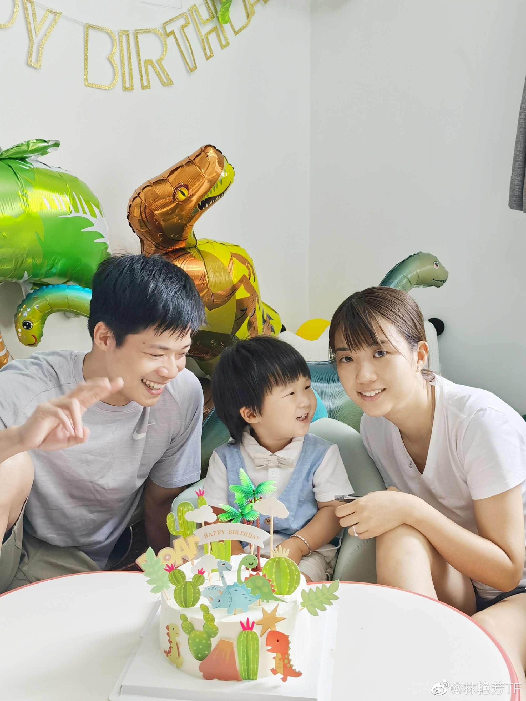 抓緊亞洲飛人！蘇炳添嬌妻狂秀恩愛：親愛的，我們要穩穩的幸福