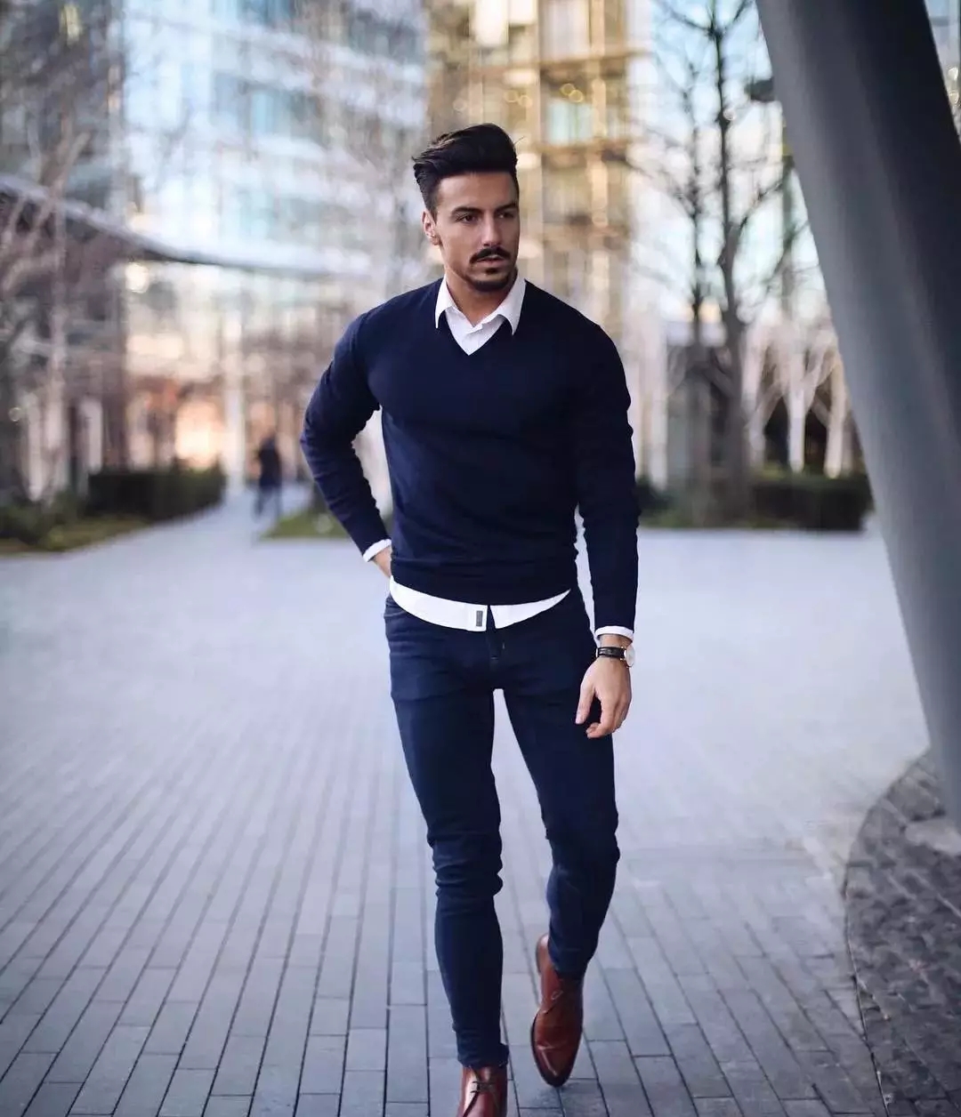 男士牛仔裤搭配什么样的上衣男士牛仔裤潮流穿搭高品质