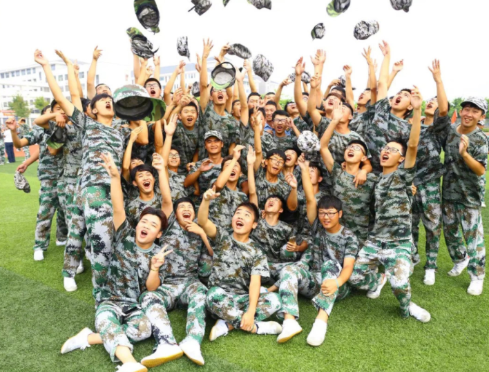 军训本是为了磨炼学生意志，如今却“变了味”，军训的意义何在
