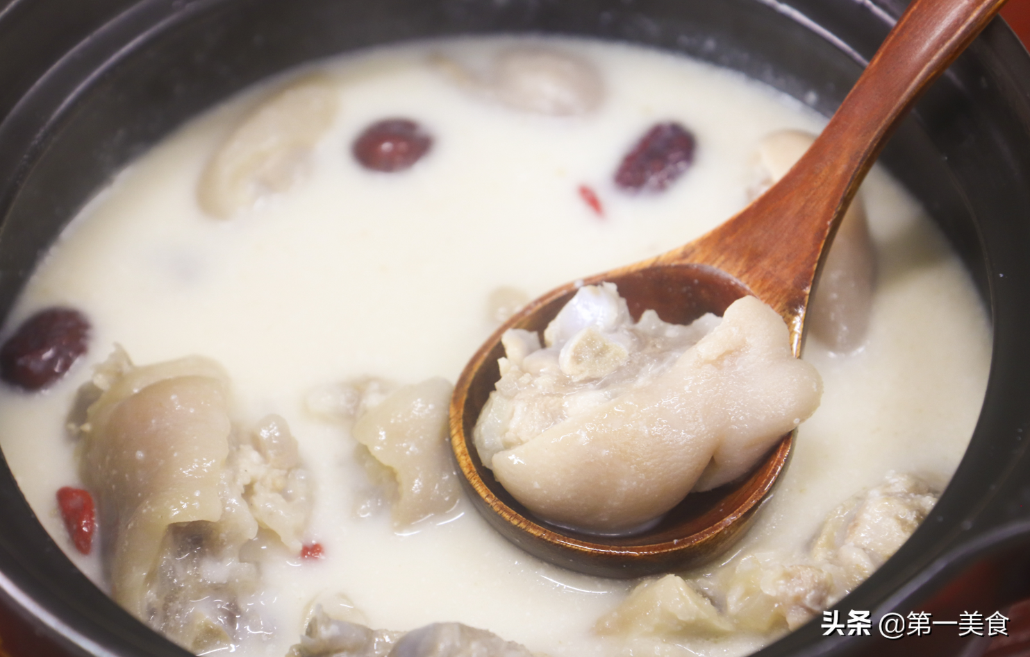 豬腳湯,豬腳湯搭配什么食材煲湯