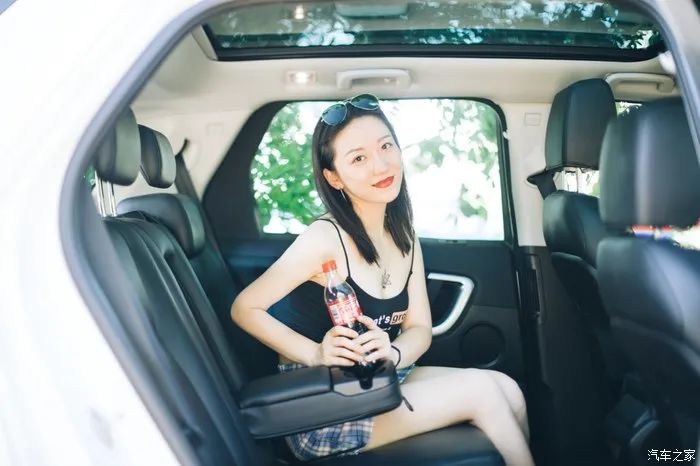 趣玩少女享自然，驾发现神行去露营