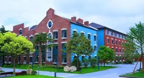 沪上最美10所公办&10所民办小学大PK，谁是魔都颜值担当？