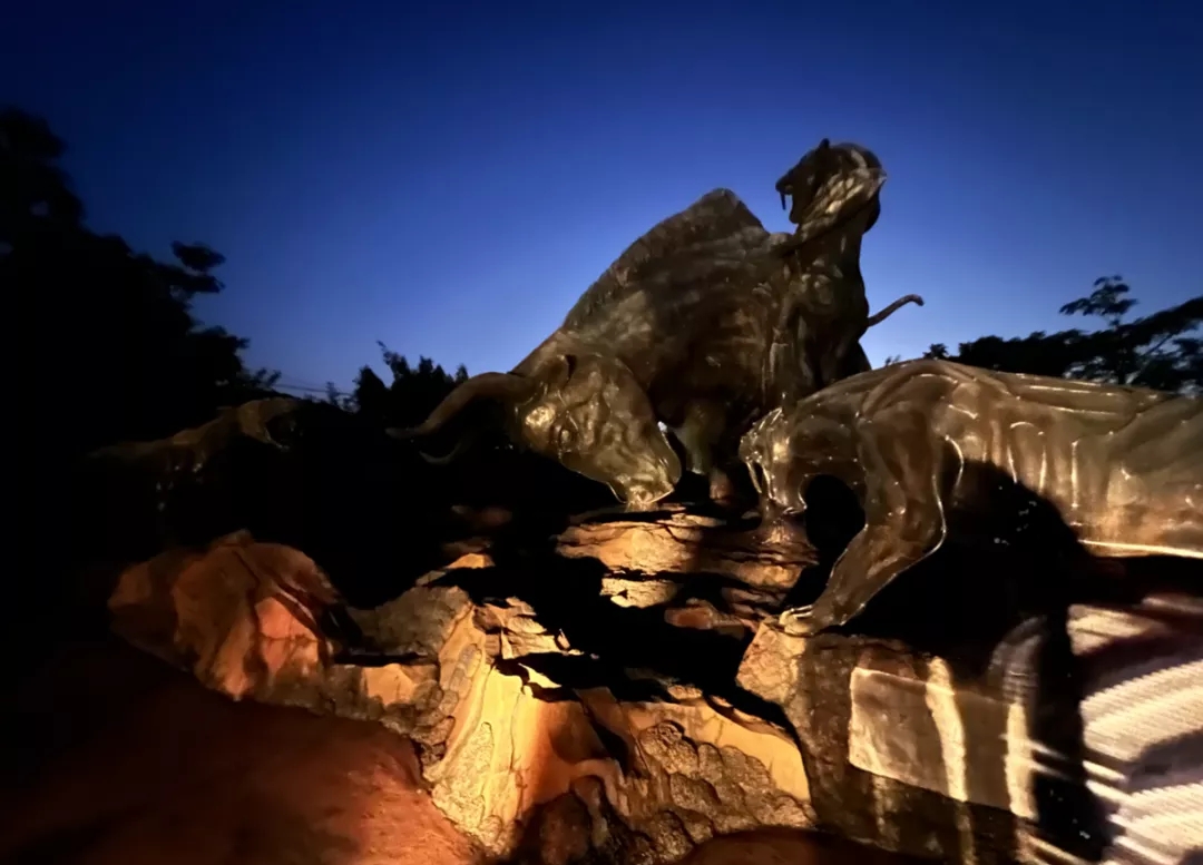「科技文人一阳SHOW」亲临恐龙争霸的国度与五部恐龙电影的故事