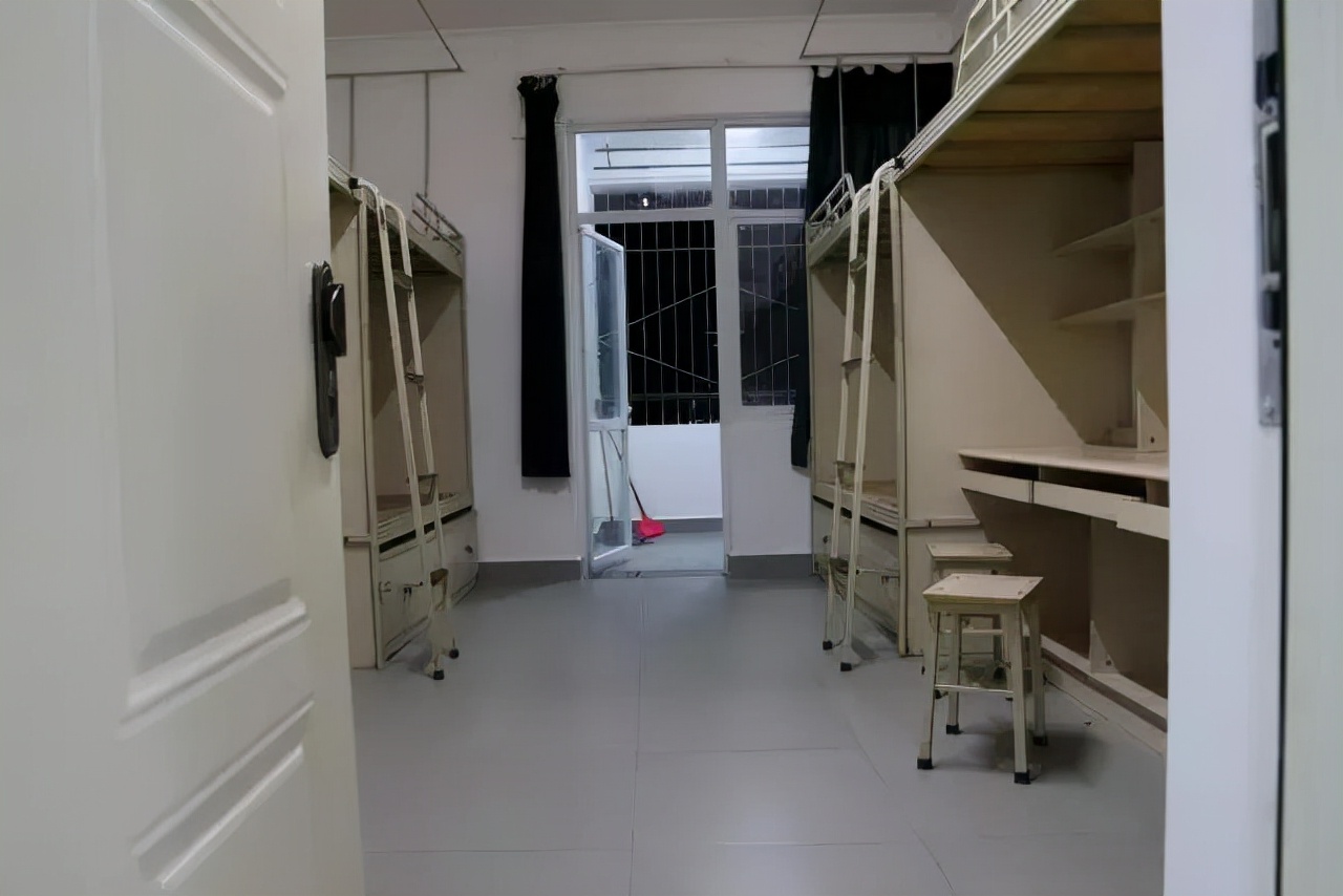 四川电力职业技术学院比较好的专业哪些？宿舍有空调吗？