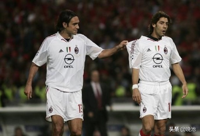 「资料」AC米兰2004-05赛季欧冠半决赛胜埃因霍温，决赛负利物浦