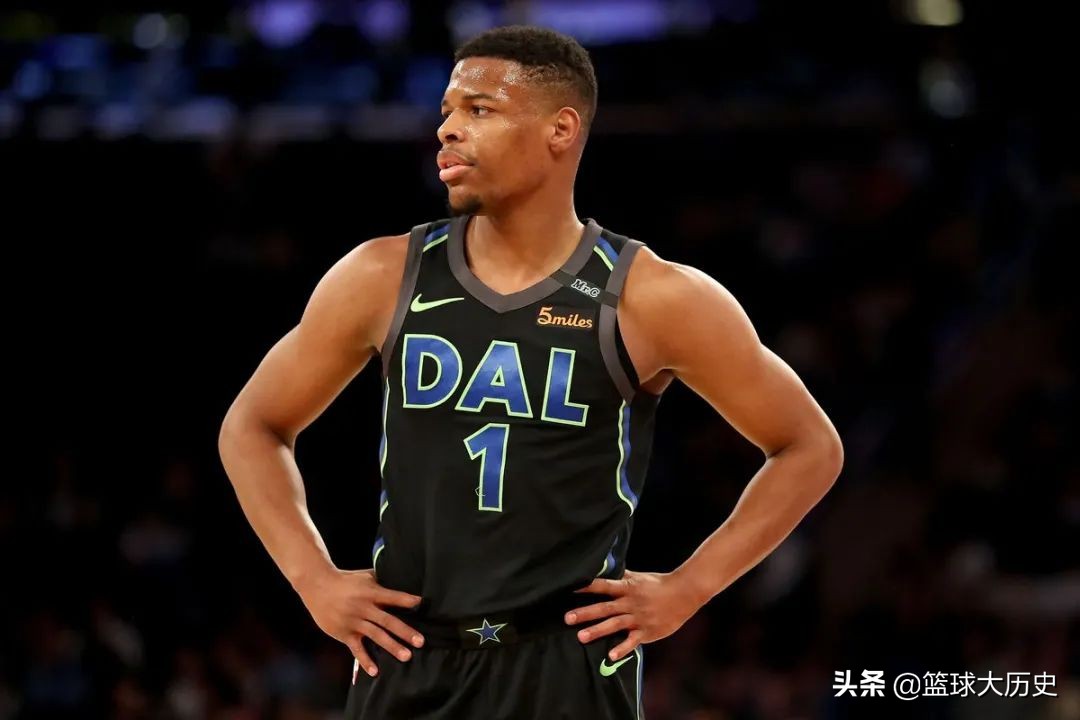 史密斯为什么没有nba球员(没救了？23岁的史密斯主动放弃NBA，当年他跟东契奇争老大)