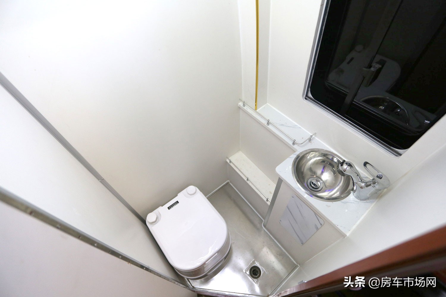 2.8T原厂欧睿房车动力猛如虎！油耗很低适合常年跑，老司机：靠谱